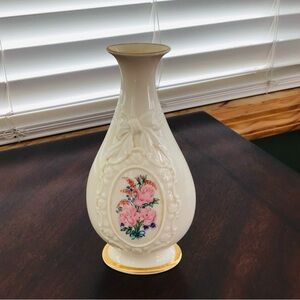 Elegant Lenox Cream Bud Vase with Pink Floral Detail